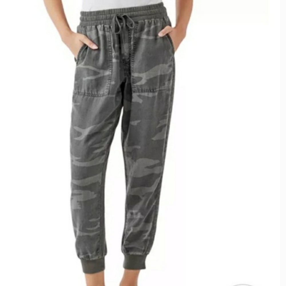 Splendid Gray Camo Pant; Size Large NWT